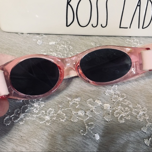 UVeez Classic Band Flex Fit Sunglasses in Pink - Picture 4 of 4